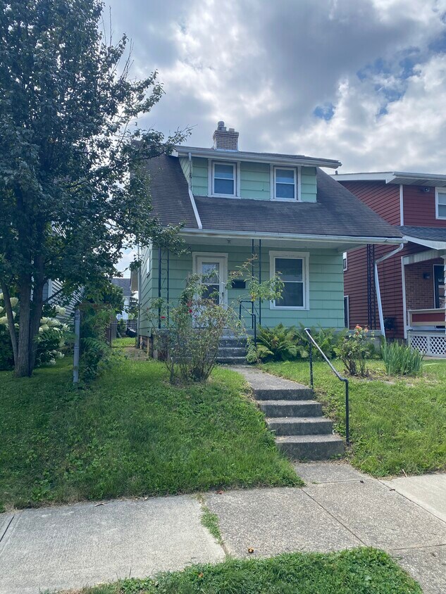 Foto principal - 207 E Welch Ave