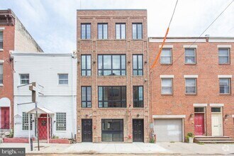 Building Photo - 1619 Bainbridge St