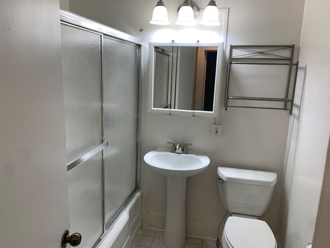 Foto del edificio - 217 N 127th St E