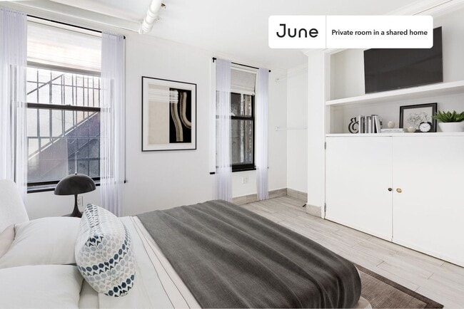 Building Photo - Room in Shared 4 bed/2 bath home