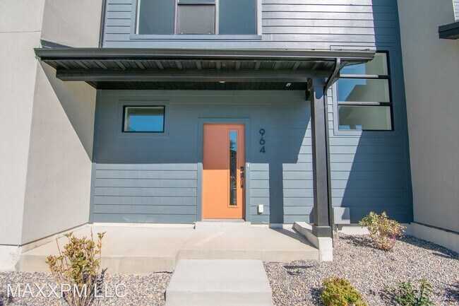 Foto del edificio - 3 br, 2.5 bath House - 964 W 350 S