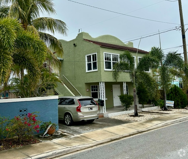Building Photo - 132 2nd Ave S