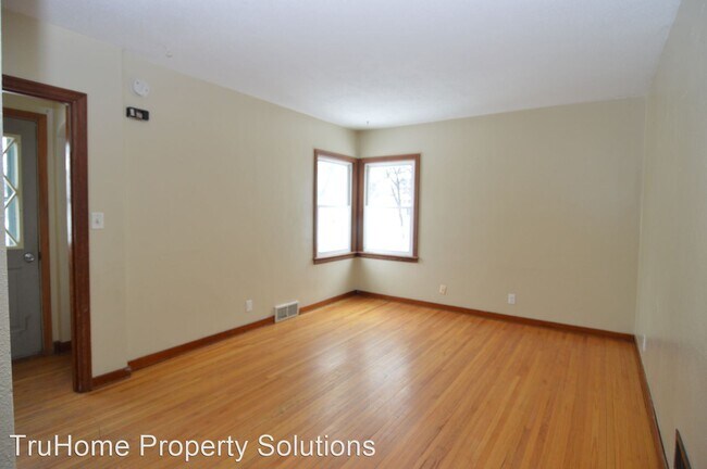 Building Photo - 4 br, 2 bath House - 831 N. 4th St.