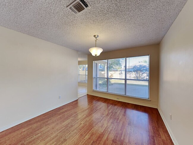 Foto del edificio - 8521 Brushy Creek Trl