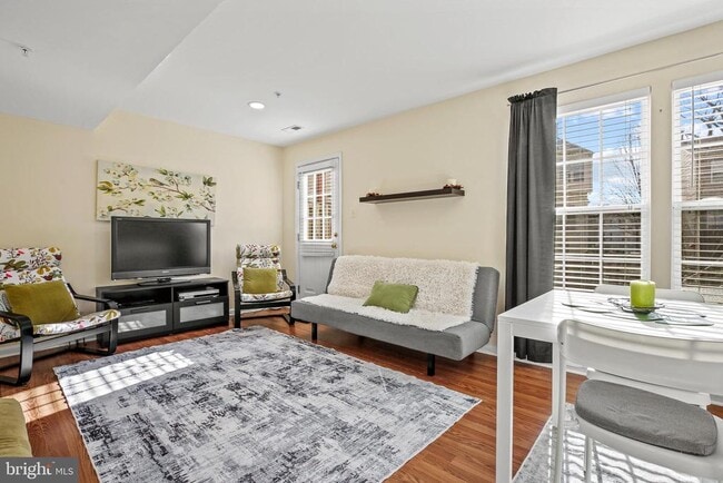 Foto del edificio - 13011 VADEN - STUDYO APPARTMENT/ PREFER FEMALES Ter