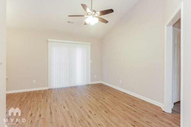 Foto del edificio - 5729 Glenhill Ct