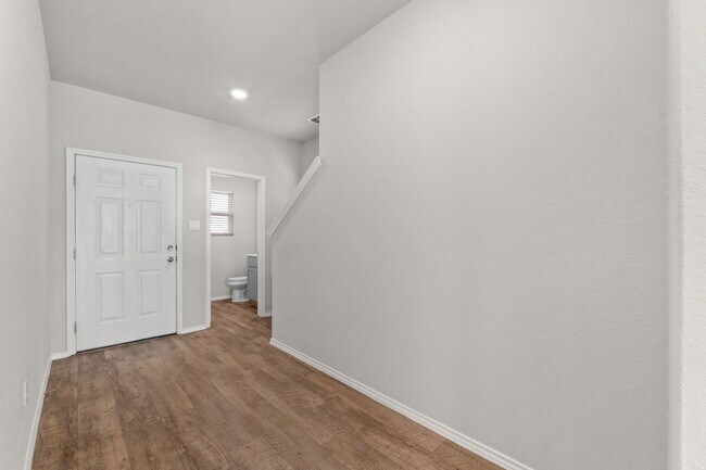 Foto del edificio - 3452 Redbud Grv