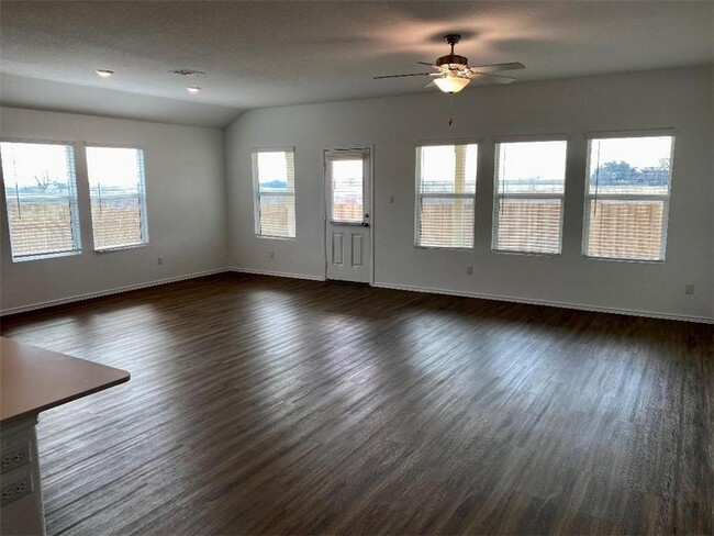 Foto del edificio - 215 Chickasaw Ln