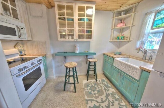 Foto del edificio - 411 Esther St