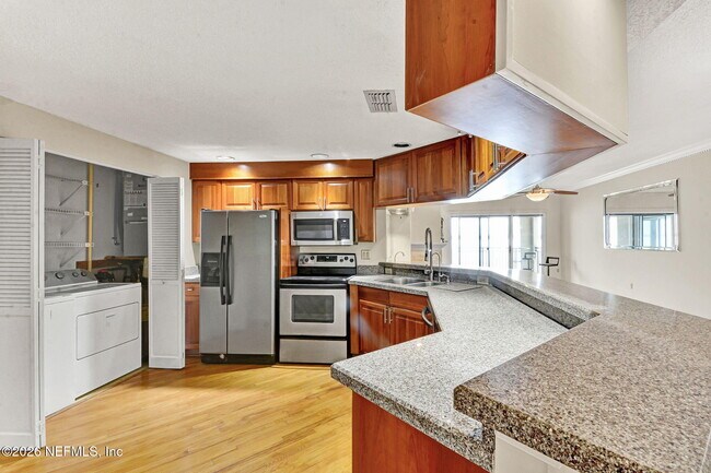 Building Photo - 2099 Winterbourne W
