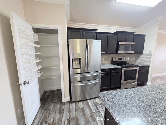 Building Photo - 9411 Sagebrush Ave