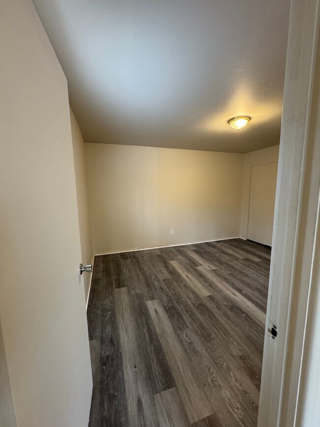 Foto del edificio - 5828 Stieren Dr