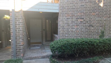 Building Photo - 1114 Augusta Dr