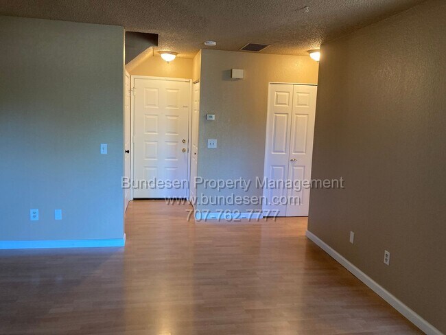 Building Photo - 465 Enterprise Dr
