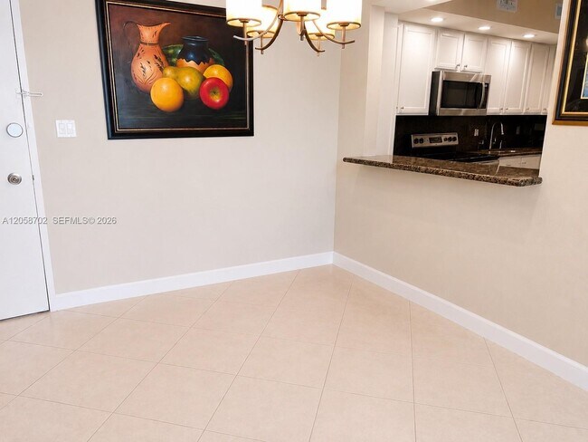 Foto del edificio - 5600 Collins Ave