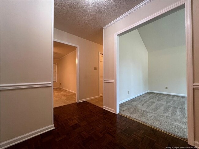 Building Photo - 6017 Lakeway Dr