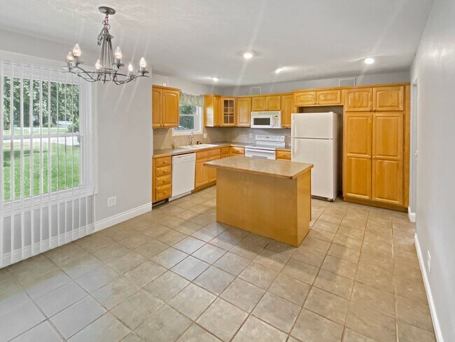 Foto del edificio - Beautiful 3 bedroom 2.5 bath ranch style h...