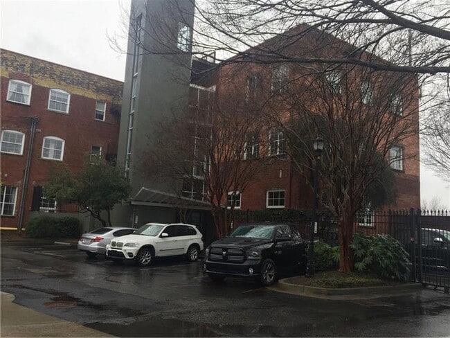 Building Photo - 490 Marietta St NW