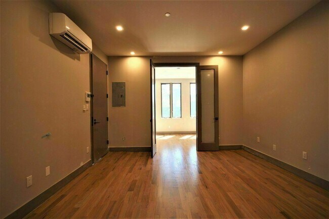 Foto del edificio - 1142 Dekalb Ave