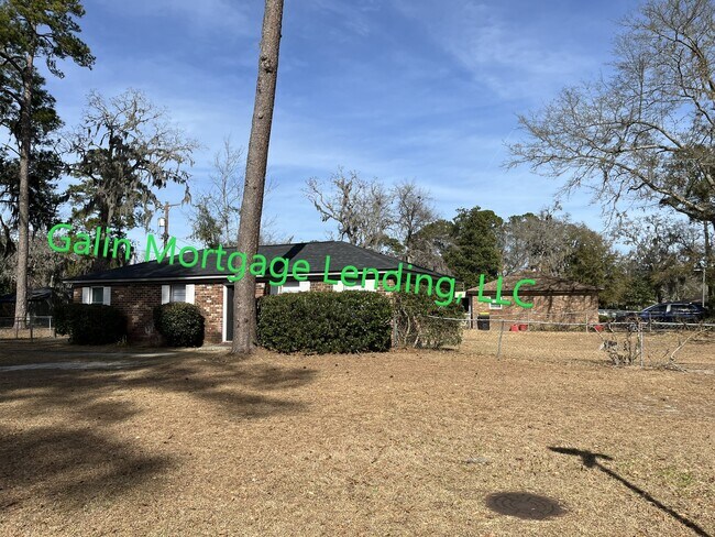 Building Photo - 102 Lucian Cir