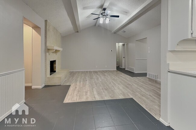 Foto del edificio - 408 Park Center Blvd