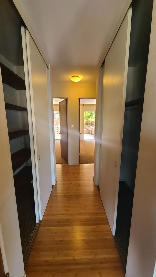 Building Photo - Full of natural light condo in Potrero Hill. Gustavo Lopez AMSI