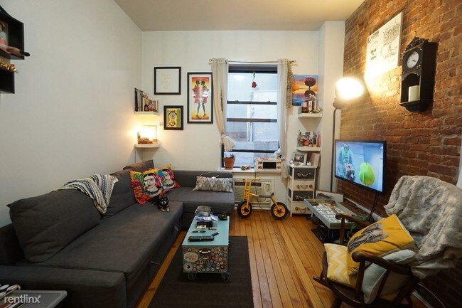 Building Photo - 1 br, 1 bath Apartment - 2034 5th Ave