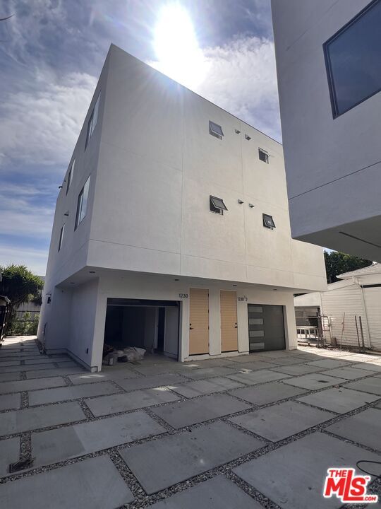 Foto del edificio - 1230 S Berendo St