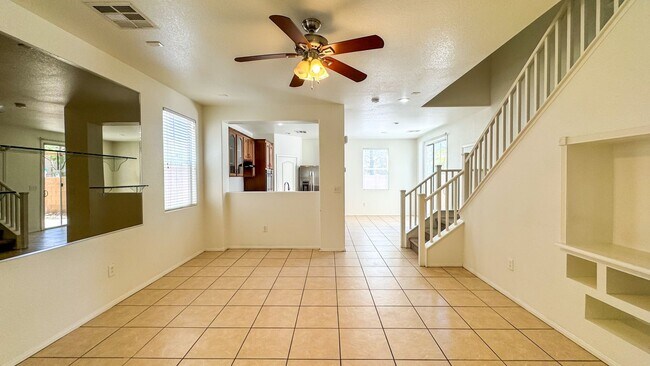 Foto del edificio - Spacious 3-Bed + Loft & Den | Granite Coun...