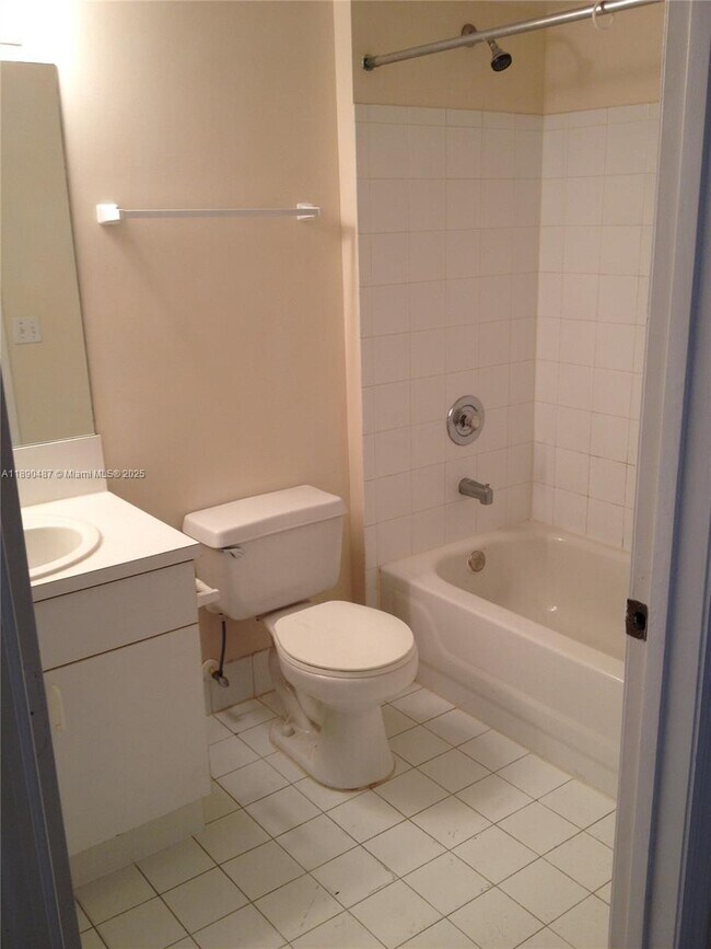Foto del edificio - 2 bedroom in Hollywood FL 33021