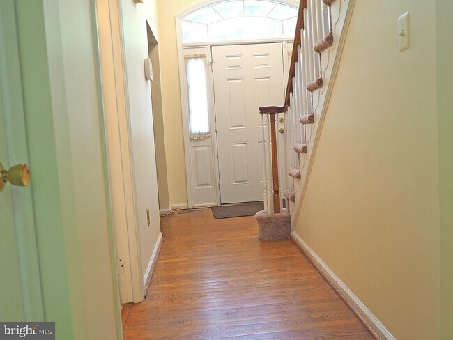Building Photo - 7306 Goddard Dr