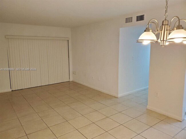 Building Photo - 7423 SW 152nd Ave