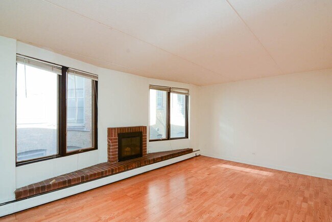 Foto del edificio - 630 W Wellington Ave