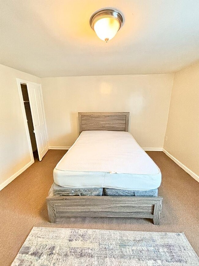 Building Photo - 815 N Caroline St