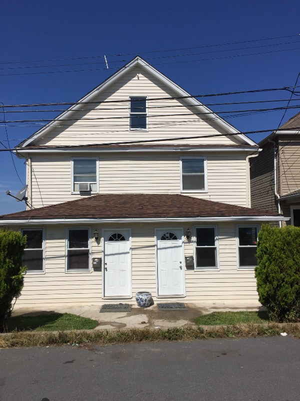 Building Photo - 142 W South St