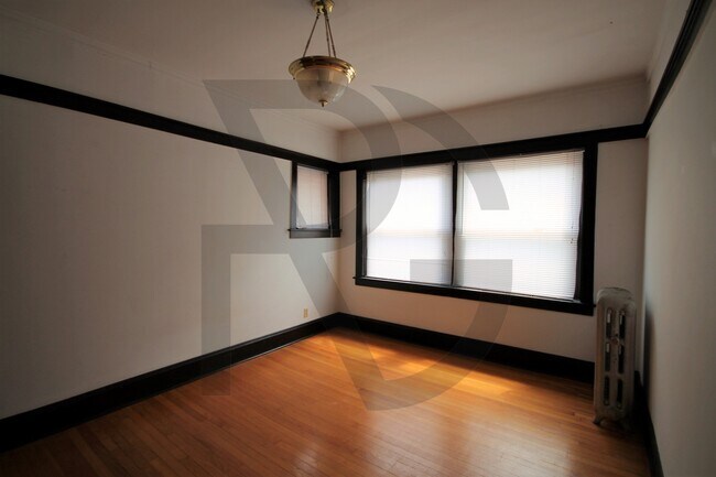 Building Photo - 3503 N Greenview Ave
