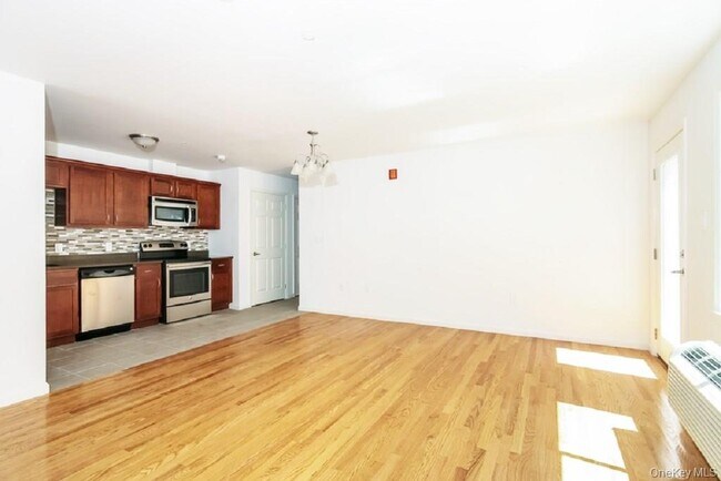 Foto del edificio - 160 Chatterton Ave