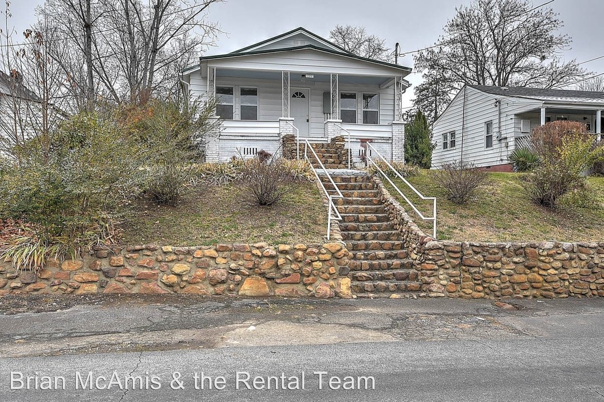Primary Photo - 3 br, 1.5 bath House - 724 Forest St