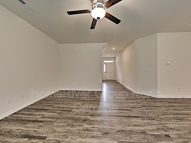 Foto del edificio - 12118 Old Dulin Farms Way