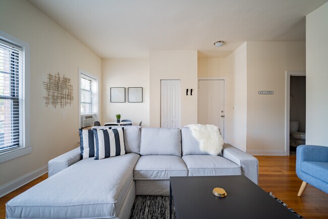 Foto del edificio - 2989 N Lawndale Ave