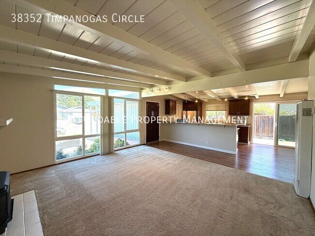 Foto del edificio - 38352 Timpanogas Cir