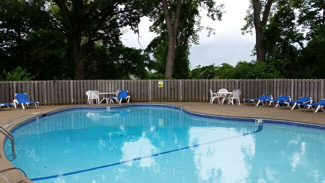 Foto del edificio - 4001 Heritage Hills Dr