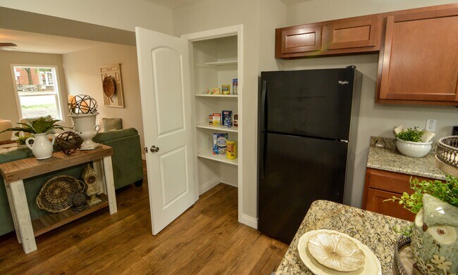 Foto del edificio - 408 Circus Ave