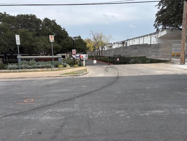 Foto del edificio - 2215 Post Rd