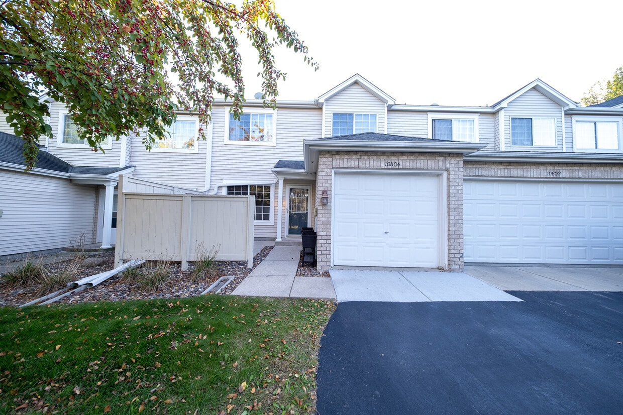 Primary Photo - 10804 Lexington Dr