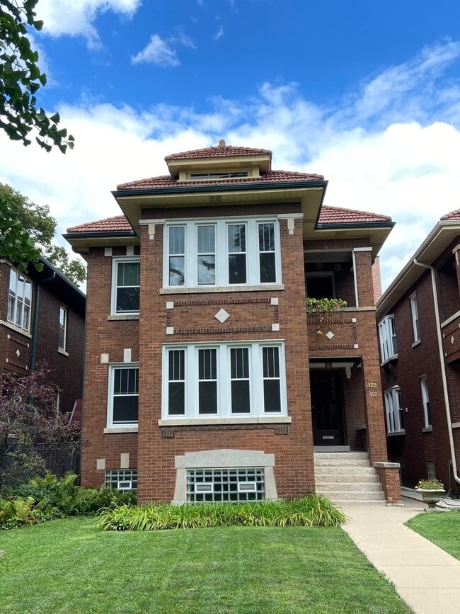 Building Photo - 322 S Oak Park Ave