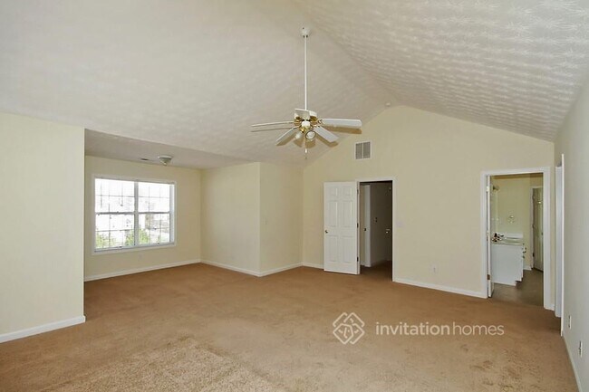 Foto del edificio - 860 Lewis Ridge Cir