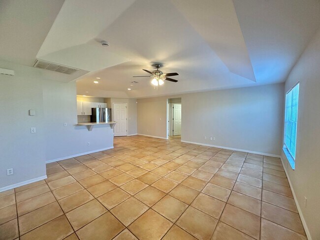 Foto del edificio - Spacious 3 Bed Duplex With Garage in SW Cape Coral