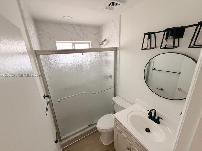 Foto del edificio - 95-97-97 NE 168th St