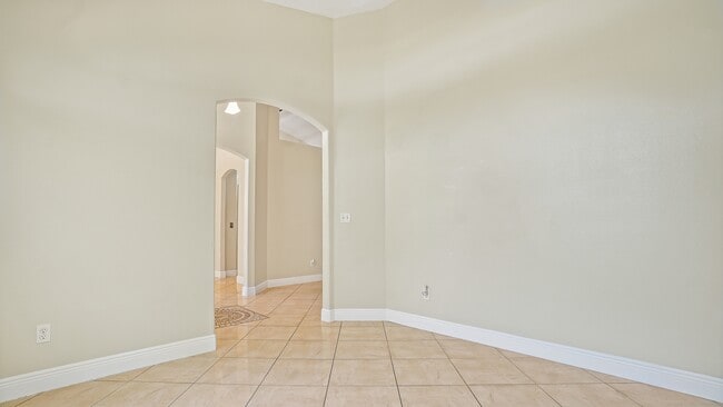 Building Photo - 774 Princeton Dr